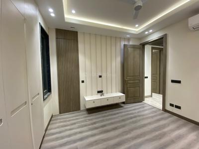 Bedroom Image of 2700 Sq.ft 4 BHK Builder Floor for sale in Model Town New Delhi for Rs. 62500000