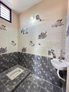 Bathroom Image of 1400 Sq.ft 3 BHK Villa for sale in Guduvancheri Chennai for Rs. 8500000