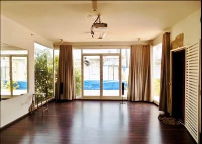 Hall Image of 4000 Sq.ft 4 BHK Independent House for sale in Sanjaynagar Bengaluru for Rs. 192500000