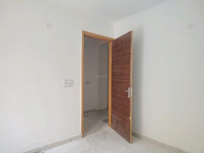 Bedroom Image of 650 Sq.ft 2 BHK Apartment / Flat for sale in Sangam Vihar New Delhi for Rs. 3100000