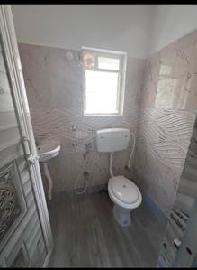 Bathroom Image of 840 Sq.ft 2 BHK Apartment / Flat for rent in Naktala Kolkata for Rs. 18000