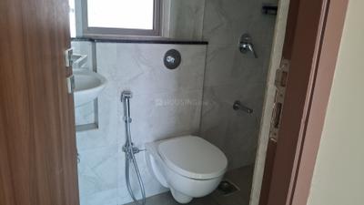 Bathroom Image of 500 Sq.ft 1 BHK Apartment / Flat for rent in Sheth Irene Wing A Phase 1, Malad West Mumbai for Rs. 47500