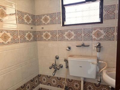 Bathroom Image of 2500 Sq.ft 3.5 BHK Independent House for rent in Dabolim Goa for Rs. 40000