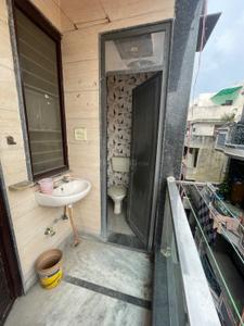 Balcony Image of 580 Sq.ft 2 BHK Independent House for rent in Shalimar Bagh New Delhi for Rs. 25000