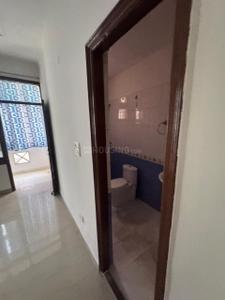 Bathroom Image of 1100 Sq.ft 2 BHK Apartment / Flat for sale in Surya Towers, Nabha Zirakpur for Rs. 5500000