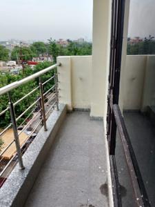 Balcony Image of 850 Sq.ft 2 BHK Builder Floor for rent in Sector 63 A Noida for Rs. 20000