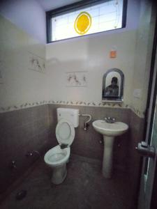 Bathroom Image of 1800 Sq.ft 3 BHK Builder Floor for rent in Govindpuri Jaipur for Rs. 25000