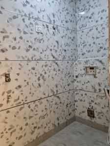 Common Bathroom Image of 810 Sq.ft 3 BHK Apartment / Flat for sale in Dwarka Mor New Delhi for Rs. 6000000