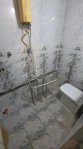 Bathroom Image of 580 Sq.ft 1 BHK Apartment / Flat for rent in Vashi Navi Mumbai for Rs. 40000