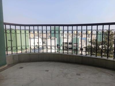 Balcony Image of 1800 Sq.ft 3.5 BHK Apartment / Flat for sale in Magarpatta Grevillea, Magarpatta City Pune for Rs. 27000000