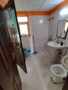 Bathroom Image of 1359 Sq.ft 3 BHK Apartment / Flat for sale in Paramount Floraville, Sector 137 Noida for Rs. 16300000