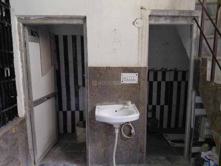 Sanjay Gandhi Memorial Nagar, Sector 48 Bathroom 1