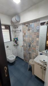 Bathroom Image of 1500 Sq.ft 3 BHK Apartment / Flat for rent in Heena Gokul Crescent, Andheri East Mumbai for Rs. 130000