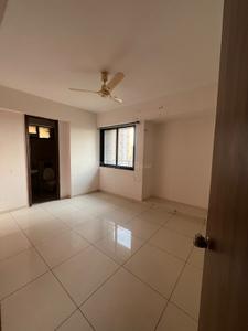 Bedroom Image of 1550 Sq.ft 3 BHK Apartment / Flat for rent in Avirat Silver Brook, Shilaj Ahmedabad for Rs. 23500