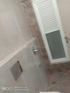 Bathroom Image of 720 Sq.ft 2 BHK Apartment / Flat for rent in Ruparel Skygreens I, Kandivali West Mumbai for Rs. 50000