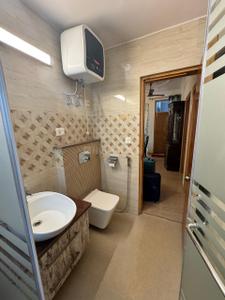 Bathroom Image of 1700 Sq.ft 3 BHK Apartment / Flat for rent in Om Satyam Apartment, Sector 4 Dwarka New Delhi for Rs. 60000
