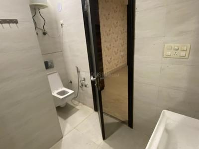 Bathroom Image of 500 Sq.ft 1 BHK Builder Floor for rent in Ramesh Nagar New Delhi for Rs. 24500