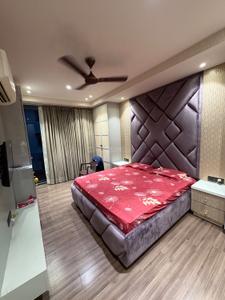 Bedroom Image of 2400 Sq.ft 4 BHK Builder Floor for rent in Anand Vihar New Delhi for Rs. 160000