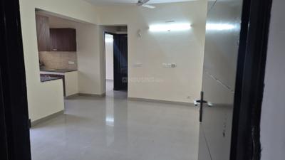 Living Room Image of 1050 Sq.ft 2.5 BHK Apartment / Flat for rent in Sethi Max Royal, Sector 76 Noida for Rs. 28000