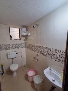 Bathroom Image of 700 Sq.ft 1 BHK Apartment / Flat for rent in Ponda Goa for Rs. 18000