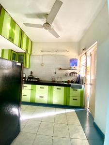 Kitchen Image of 990 Sq.ft 2 BHK Apartment / Flat for rent in Simandhar Tower, Bodakdev Ahmedabad for Rs. 28000