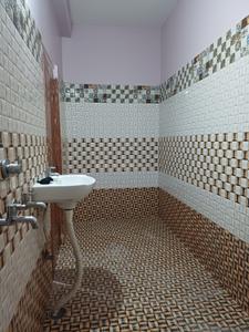 Bathroom Image of 700 Sq.ft 1 RK Villa for rent in Boirdadar Raigarh for Rs. 5500
