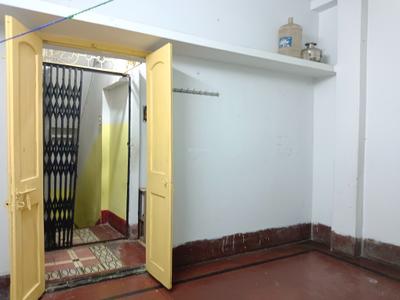 Main Entrance Image of 800 Sq.ft 2 BHK Builder Floor for rent in Tollygunge Kolkata for Rs. 11800