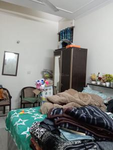 Bedroom Image of 1200 Sq.ft 2 BHK Builder Floor for rent in Sector 41 Noida for Rs. 32000