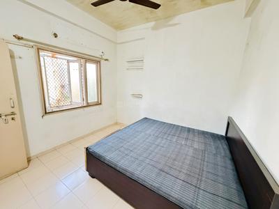 Bedroom Image of 900 Sq.ft 1 BHK Apartment / Flat for rent in Satellite Ahmedabad for Rs. 16000
