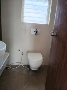 Common Bathroom Image of 650 Sq.ft 1 BHK Apartment / Flat for rent in Geomatrix Silver Crest, Kamothe Navi Mumbai for Rs. 30000