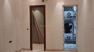 Bedroom Image of 1350 Sq.ft 3 BHK Builder Floor for sale in Safdarjung Enclave New Delhi for Rs. 44900000