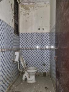 Common Bathroom One Image of 450 Sq.ft 2 BHK Builder Floor for sale in Dwarka Mor New Delhi for Rs. 1750000