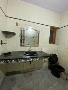 Kitchen Image of 1500 Sq.ft 2 BHK Builder Floor for rent in Paschim Vihar New Delhi for Rs. 31000