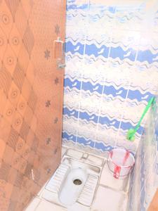 Common Bathroom One Image of 750 Sq.ft 2 BHK Builder Floor for rent in Malkajgiri Secunderabad for Rs. 10000