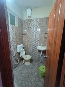 Bathroom Image of 1250 Sq.ft 2 BHK Apartment / Flat for rent in Banjara Hills Hyderabad for Rs. 34000