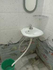 Bathroom Image of 1400 Sq.ft 3 BHK Independent House for rent in Hatia Ranchi for Rs. 8000