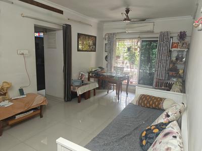 Hall Image of 670 Sq.ft 2 BHK Apartment / Flat for sale in Vile Parle East Mumbai for Rs. 26000000