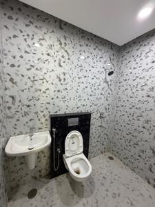 Bathroom Image of 1300 Sq.ft 3 BHK Apartment / Flat for sale in Utrathiya Zirakpur for Rs. 6600000