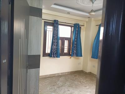 Bedroom Image of 850 Sq.ft 2 BHK Builder Floor for rent in Preet Vihar New Delhi for Rs. 16000