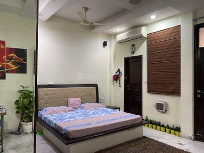 Bedroom Image of 900 Sq.ft 1.5 BHK Builder Floor for rent in Maurya Enclave, Pitampura New Delhi for Rs. 25000