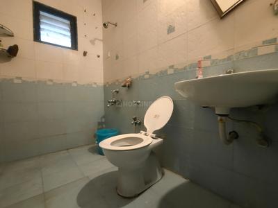 Bathroom Image of 1850 Sq.ft 3 BHK Apartment / Flat for sale in Diwalipura Vadodara for Rs. 5500000