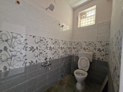 Bathroom Image of 951 Sq.ft 2 BHK Apartment / Flat for sale in Velachery Chennai for Rs. 9800000