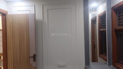 Bedroom Image of 1000 Sq.ft 3 BHK Builder Floor for rent in Uttam Nagar New Delhi for Rs. 25000