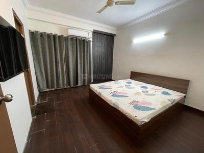 Bedroom Image of 1375 Sq.ft 3 BHK Apartment / Flat for sale in Amrapali Crystal Homes Phase 1, Sector 76 Noida for Rs. 17800000