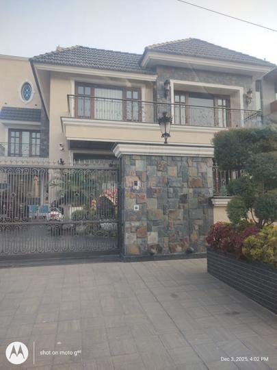 One kanal house Main Image 1