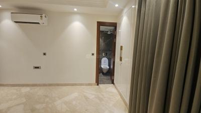 Bedroom Image of 3015 Sq.ft 3 BHK Builder Floor for sale in Green Park Extension New Delhi for Rs. 75000000