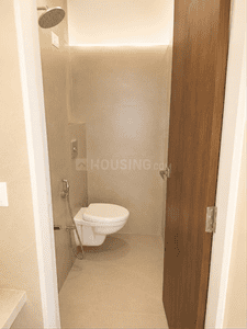 Bathroom Image of 650 Sq.ft 2 BHK Apartment / Flat for sale in Andheri West Mumbai for Rs. 21000000
