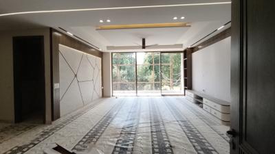 Image of 5200 Sq.ft 5 BHK Builder Floor for sale in Kaushambi, Ghaziabad for Rs. 60000000