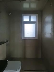 Common Bathroom Image of 2882 Sq.ft 4 BHK Apartment / Flat for rent in Prestige Fairfield, Sanjaynagar Bengaluru for Rs. 160000