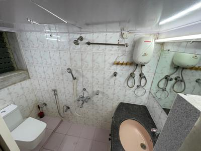 Bathroom Image of TALREJA’s house  in Worli, Mumbai